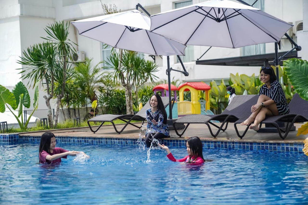 Luminor Hotel Purwokerto By Wh Экстерьер фото