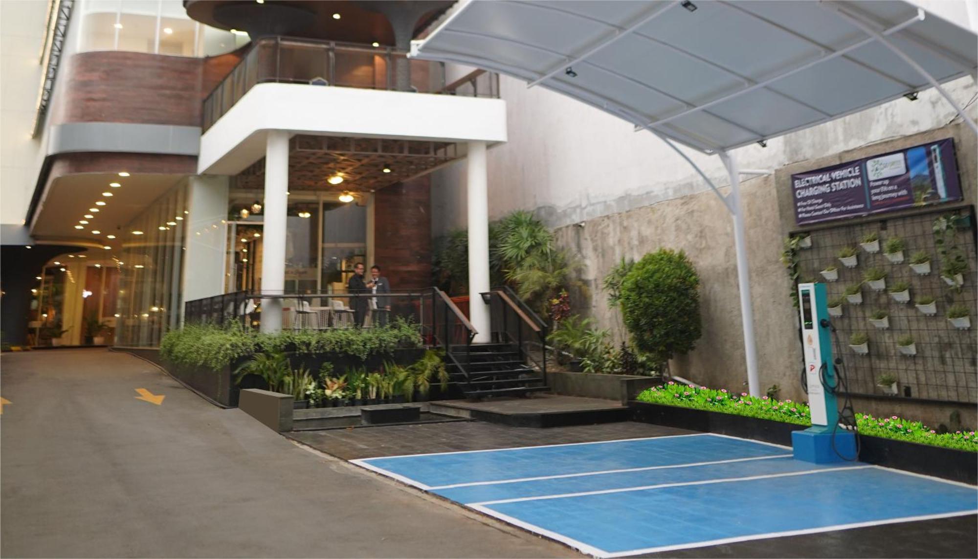 Luminor Hotel Purwokerto By Wh Экстерьер фото