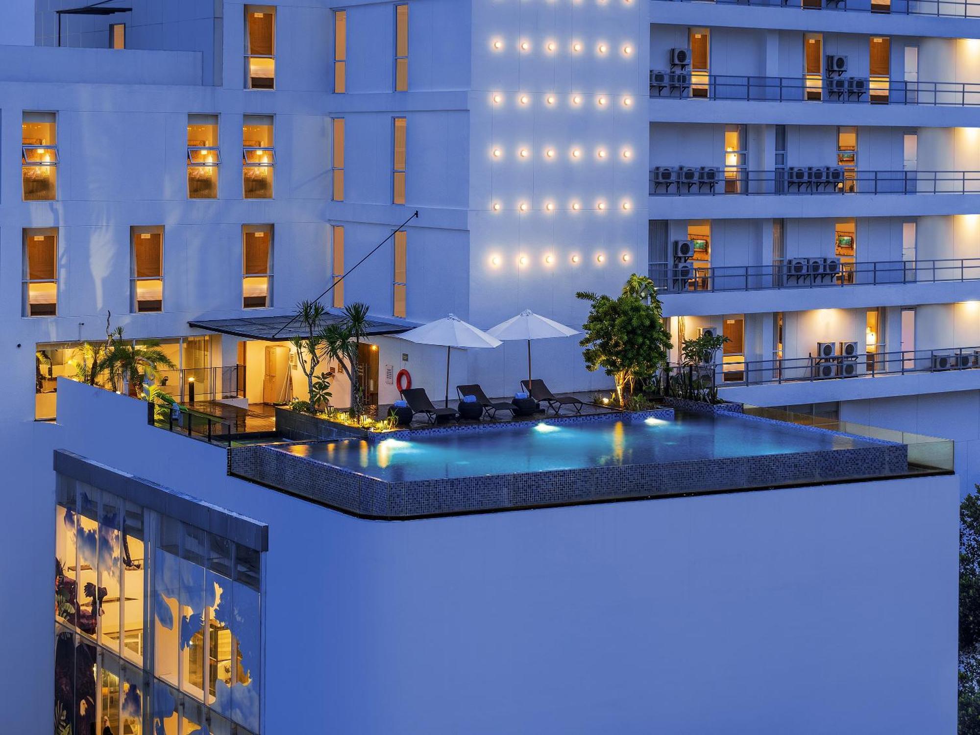 Luminor Hotel Purwokerto By Wh Экстерьер фото
