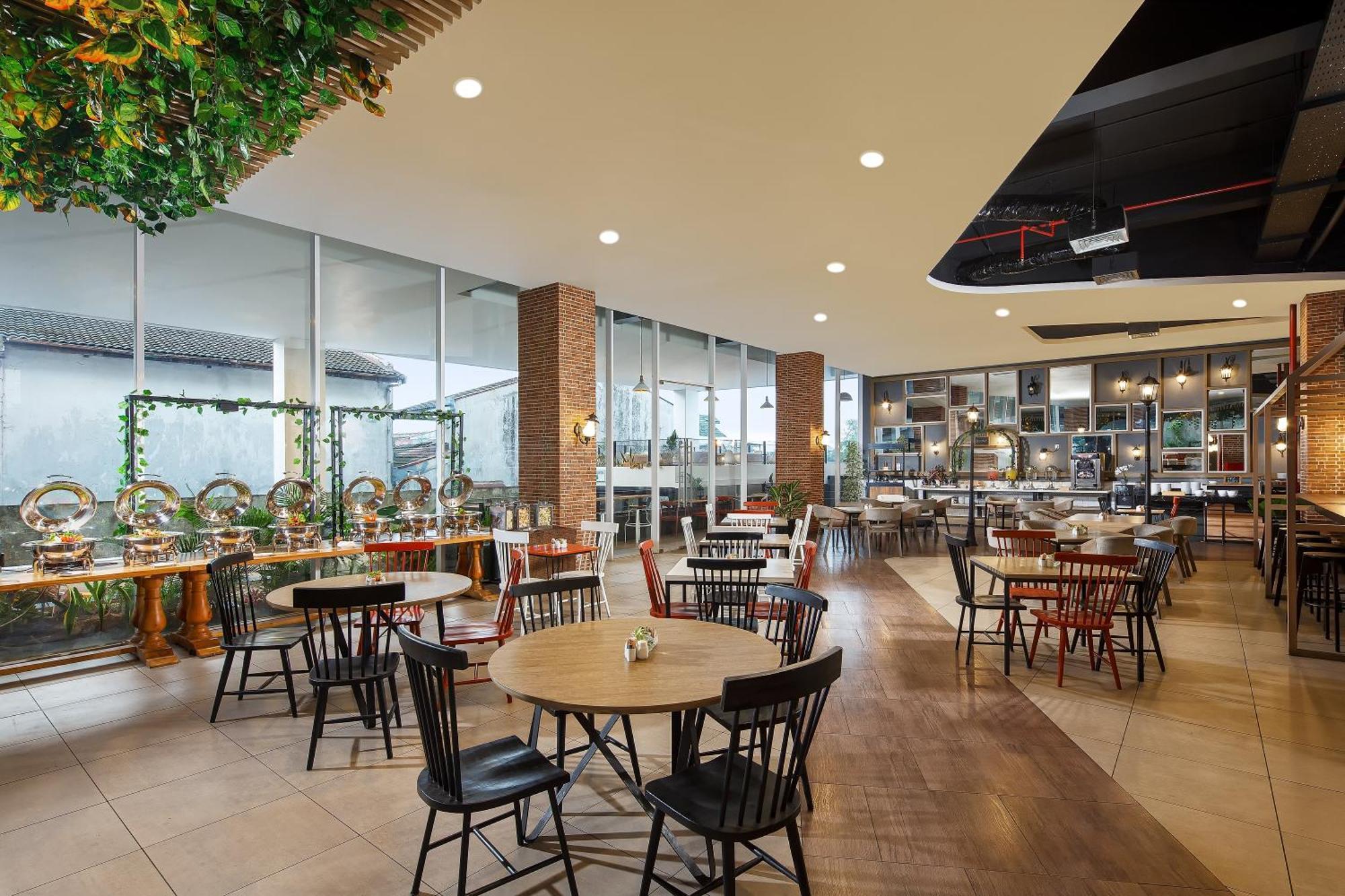 Luminor Hotel Purwokerto By Wh Экстерьер фото