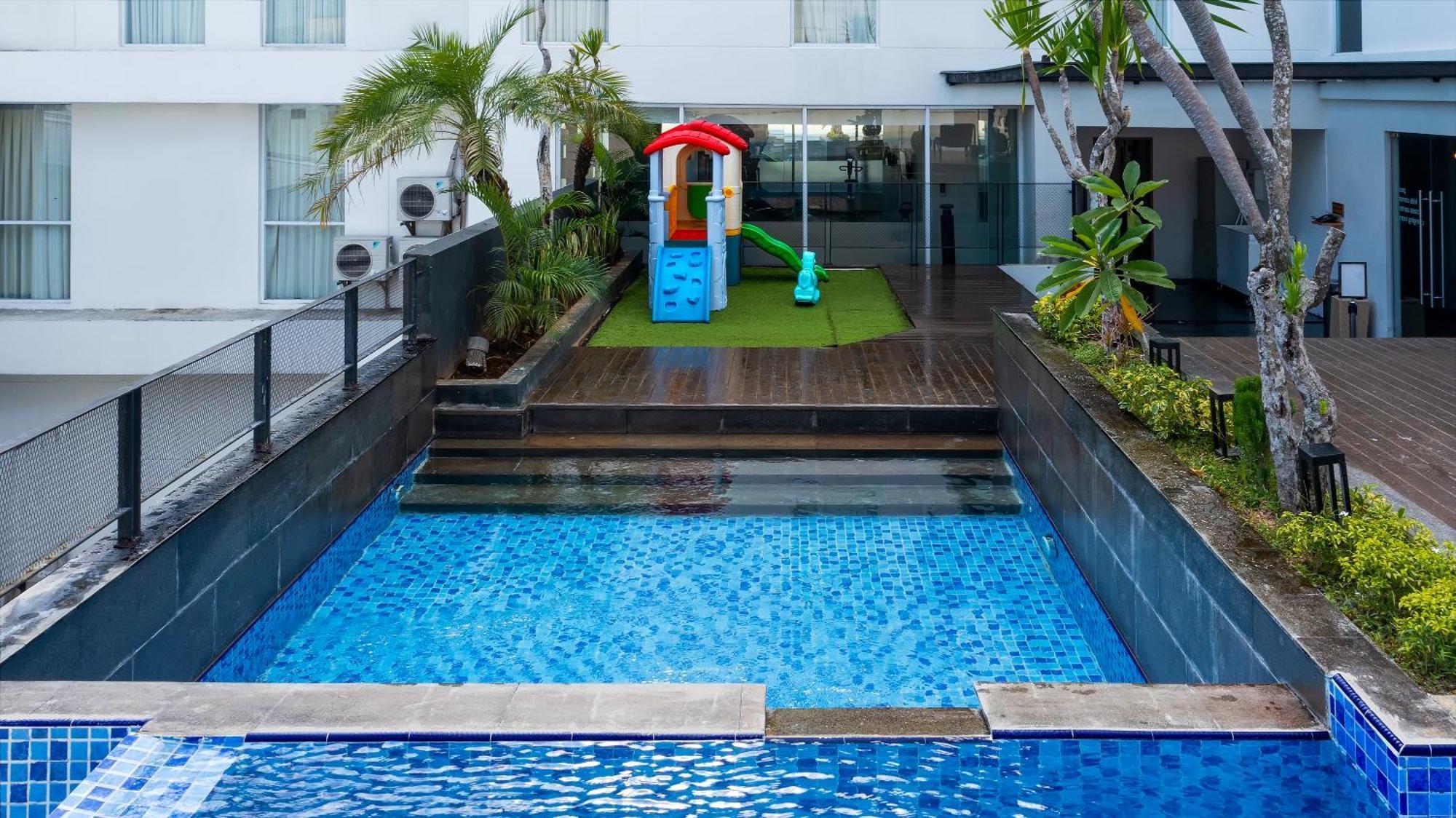 Luminor Hotel Purwokerto By Wh Экстерьер фото
